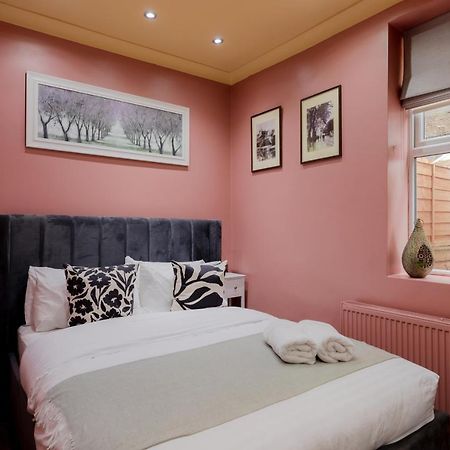 Central Stylish 2-Bed Apartment In Лондон Екстериор снимка
