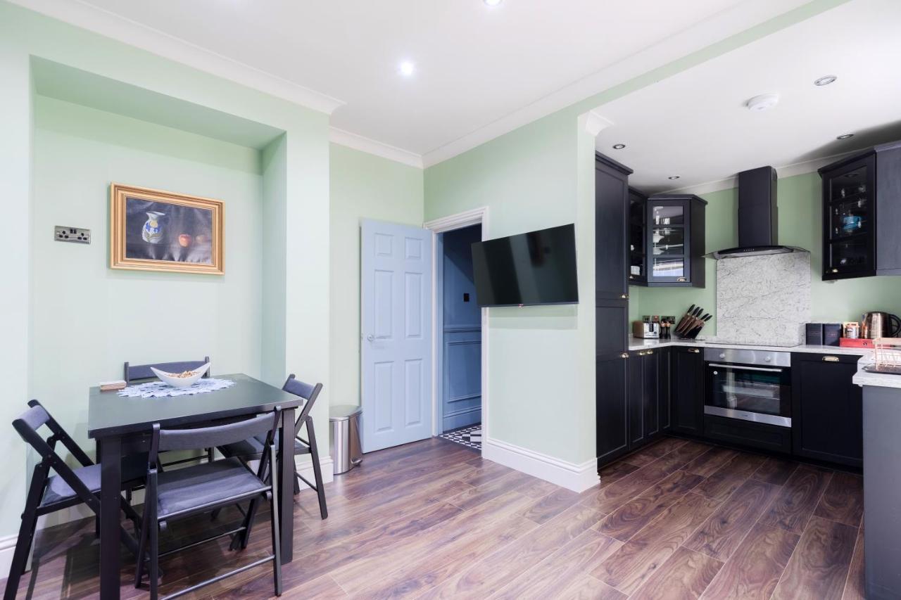 Central Stylish 2-Bed Apartment In Лондон Екстериор снимка
