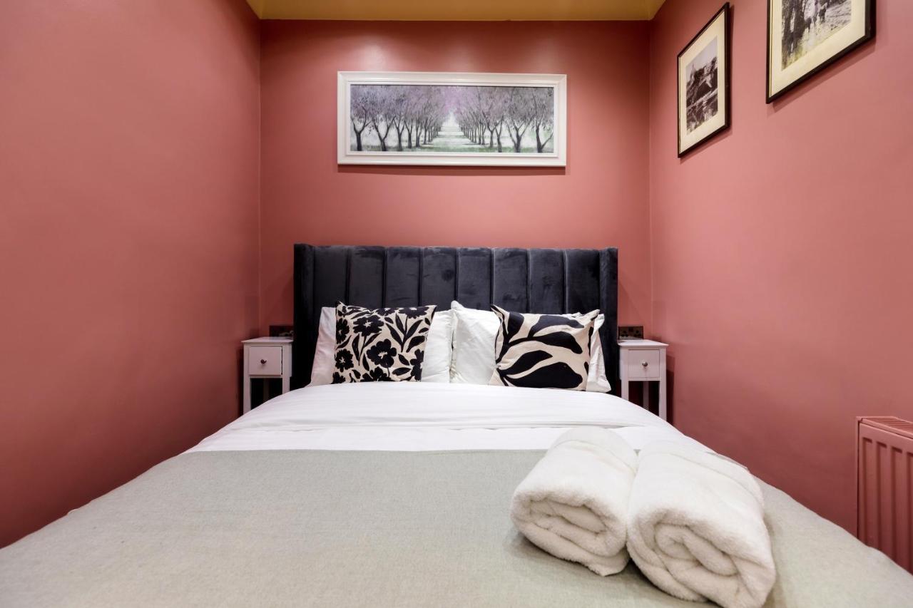 Central Stylish 2-Bed Apartment In Лондон Екстериор снимка